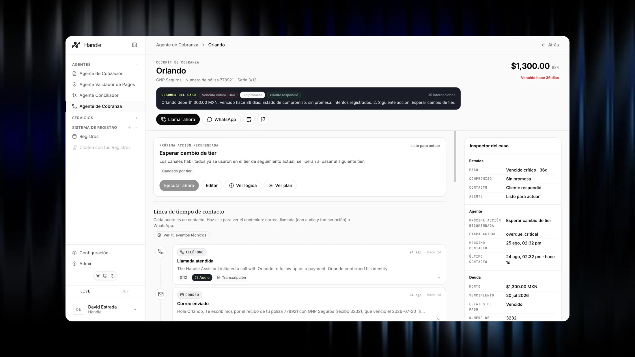 Cockpit de Cobranza de Handle: el caso de un asegurado con pago vencido, con la próxima acción recomendada, la línea de tiempo de contacto y el inspector del caso.