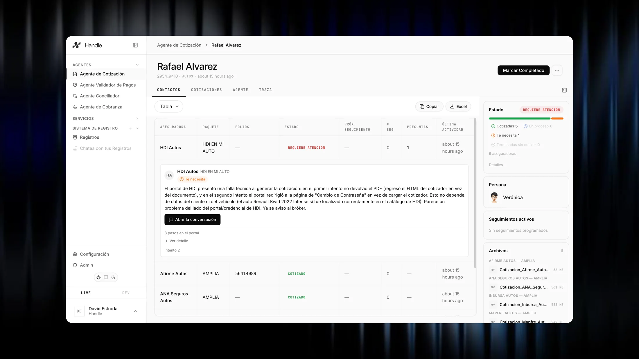 Agente de Cotización de Handle: tabla de aseguradoras con el estado de cada cotización, el detalle de una que requiere atención y los archivos generados.